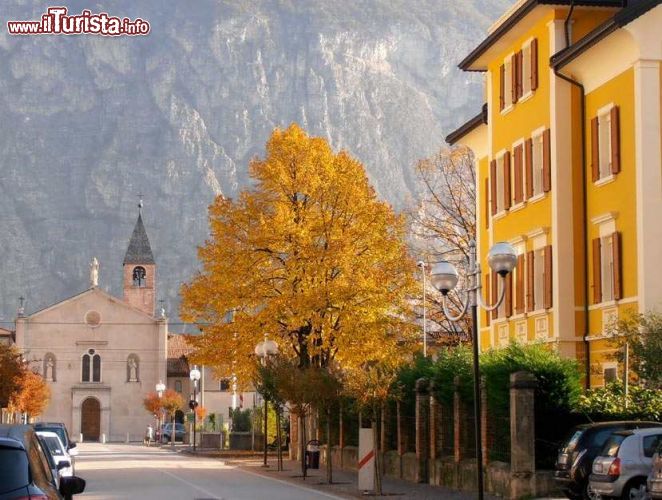 Immagine La chiesa dei Francescani a Mezzolombardo in Trentino - © www.pianarotaliana.it