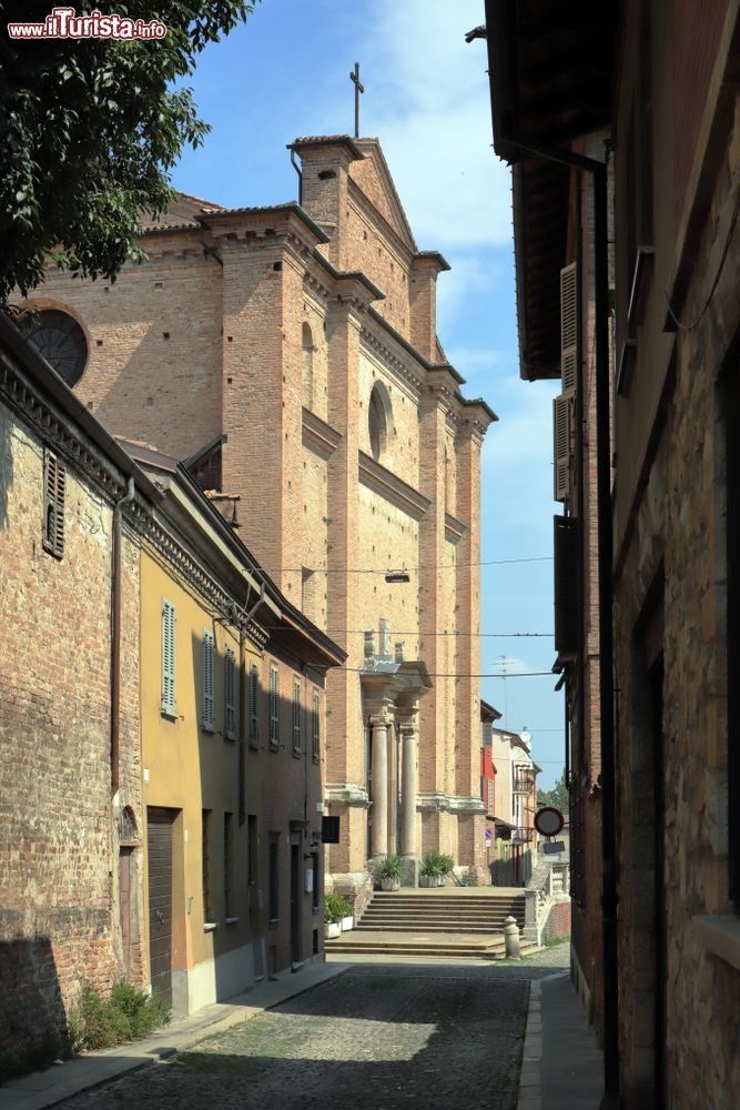 Immagine La Chiesa del San Sepolcro nel centro storico di Piacenza