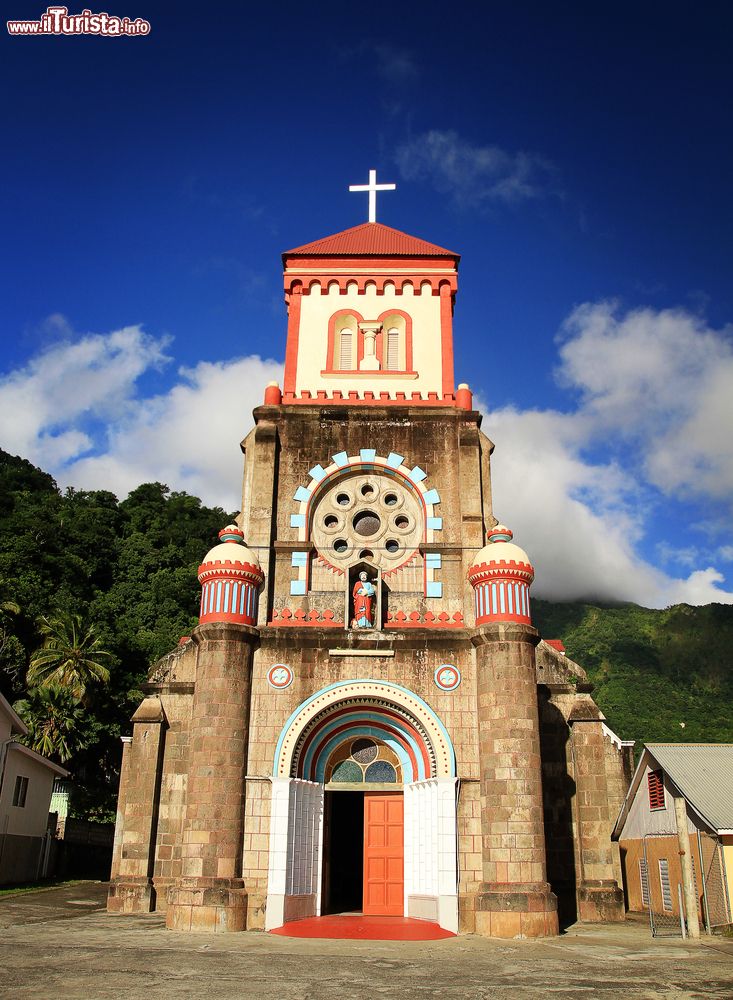 Immagine La Chiesa del villaggio di Soufriere in Dominica