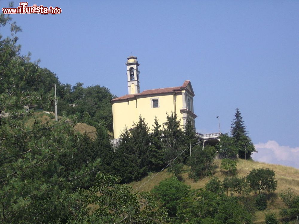 Immagine La chiesa della Madonna di Loreto a Vigolo in Lombardia  - © I, Ago76, CC BY-SA 3.0, Wikipedia