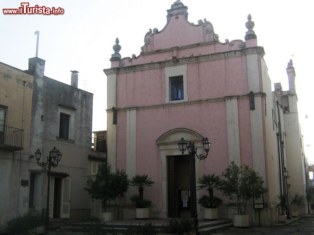 Immagine La Chiesa dell'Annunziata, siamo ad Aradeo in Puglia - © Lupiae, Wikipedia