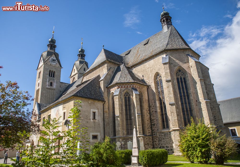 Immagine La chiesa di Maria Saal (Gospa Sveta) a Klagenfurt, Austria. L'attuale edificio religioso risale al XV° secolo ed è stato costruito in architettura gotica.