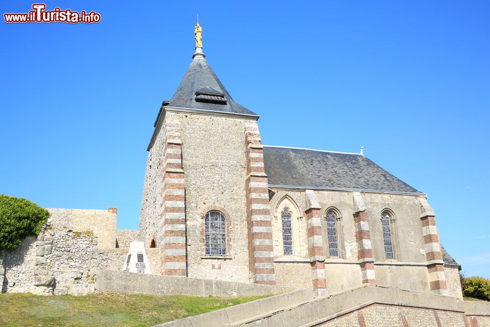 Immagine La chiesa di Notre Dame du Salut a Cap Fagnet, nella citatdina francese di Fécamp (Francia).