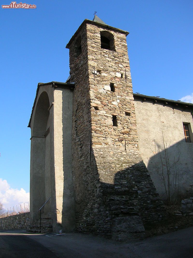 Immagine La Chiesa di Pompiod a  Jovencan, Valle d'Aosta - © Patafisik - CC BY-SA 3.0, Wikipedia