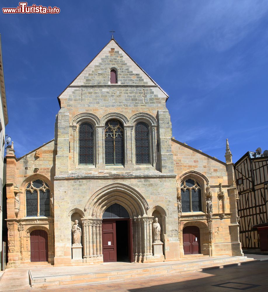 Immagine La chiesa di Saint Alphin a Chalons-en-Champagne, Francia.