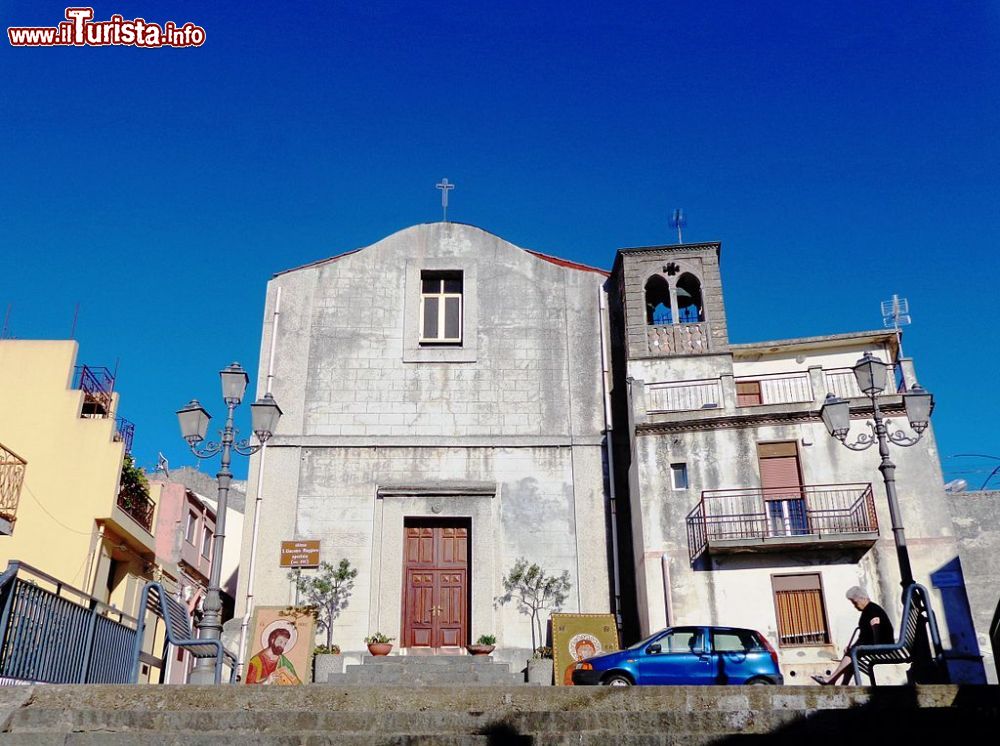 Immagine La Chiesa di San Giacomo a San Pier Niceto in Sicilia - © Effems, CC BY-SA 4.0, Wikipedia