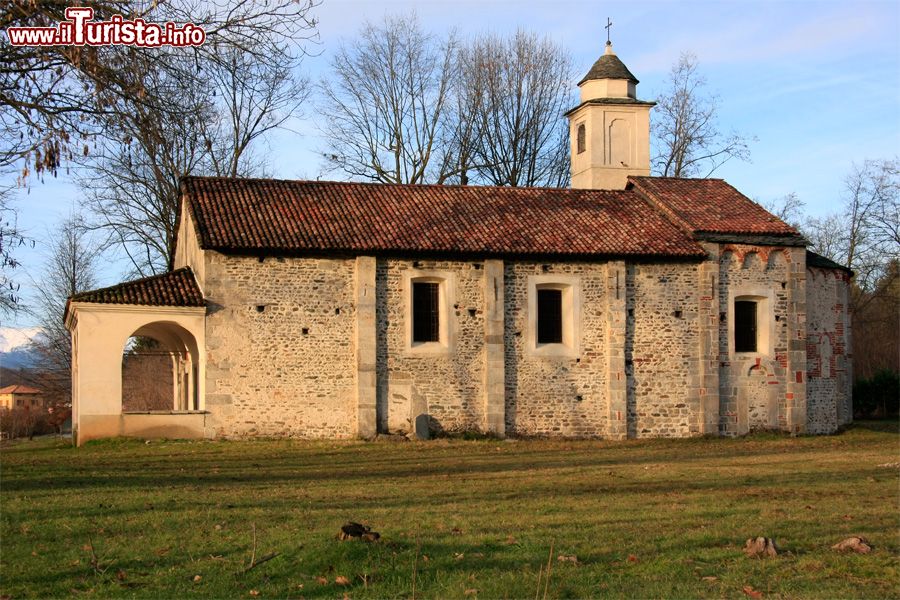 Immagine La chiesa di San Lorenzo a Gozzano, Piemonte - © Alessandro Vecchi - CC BY-SA 3.0, Wikipedia