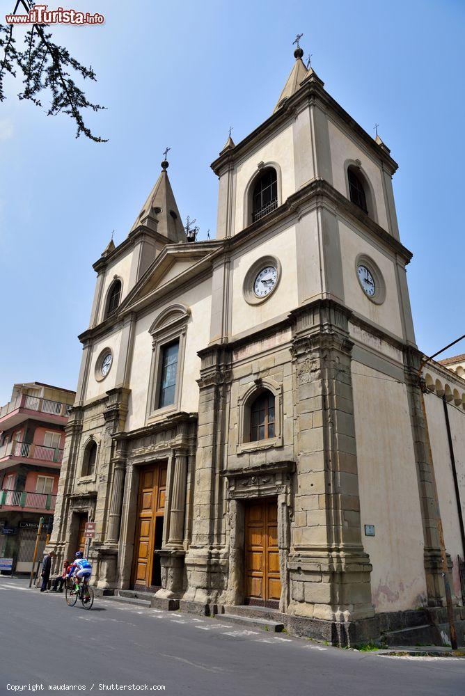 Immagine La chiesa di San Michele Arcangelo a Motta Camastra, Sicilia - © maudanros / Shutterstock.com