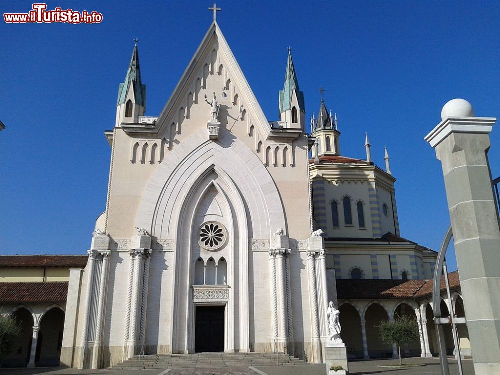 Immagine La chiesa di San Pancrazio a Pianezza in Piemonte - © Fernando.tassone - CC BY-SA 4.0, Wikipedia