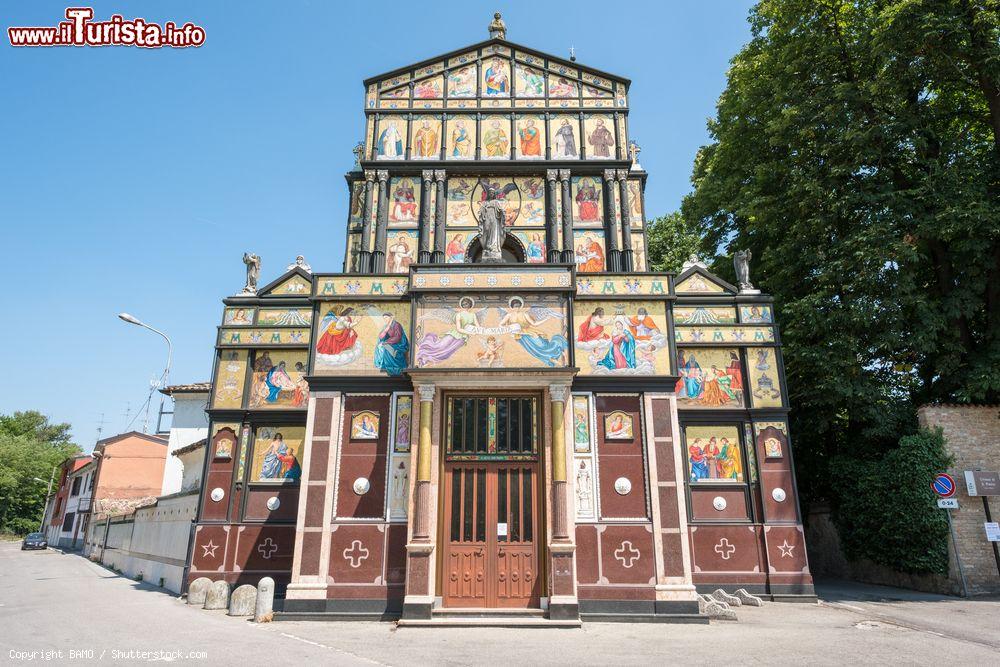 Immagine La Chiesa di San Pietro a Pizzighettone in Lombardia - © BAMO / Shutterstock.com