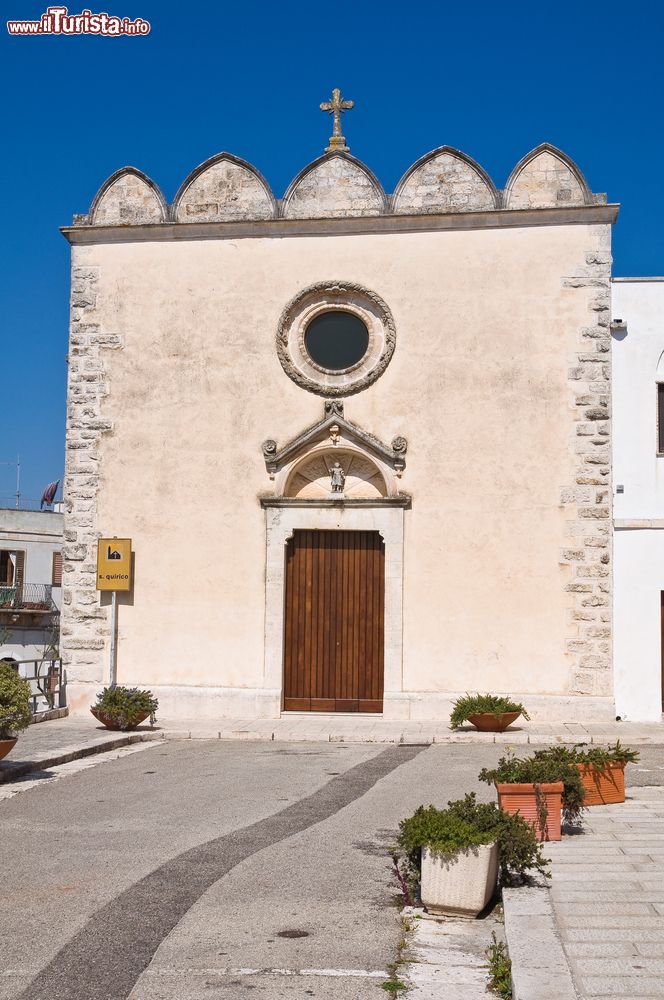 Immagine La chiesa di San Quirico a Cisternino, Puglia. Edificata nei primi anni del 1600, la chiesetta è dedicata a San Quirico e a Santa Giulitta martirizzati all'inizio del IV° secolo sotto l'impero di Diocleziano in Turchia.