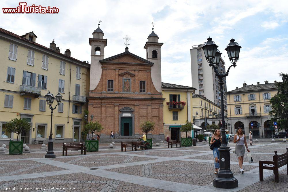 Immagine La Chiesa di San Rocco nel centro storico di Pinerolo in Piemonte. - © hydra viridis / Shutterstock.com