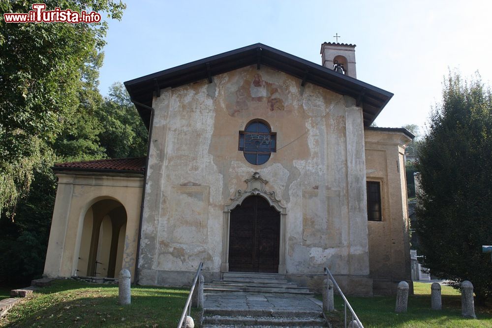 Immagine La Chiesa di San Rocco: siamo in Azzate, provincia di Varese (Lombardia) - © Dario Crespi, CC BY-SA 4.0, Wikipedia