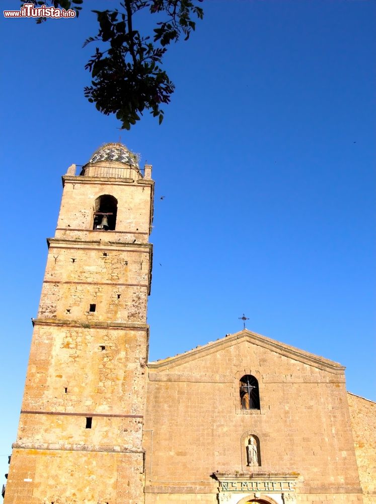 Immagine La chiesa di Sant'Ambrogio vicino a Cefalù in Sicilia