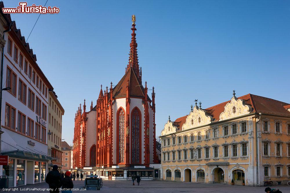 Immagine La chiesa gotica Marienkapelle a Wuerzburg in Germania - © LuisPinaPhotography / Shutterstock.com