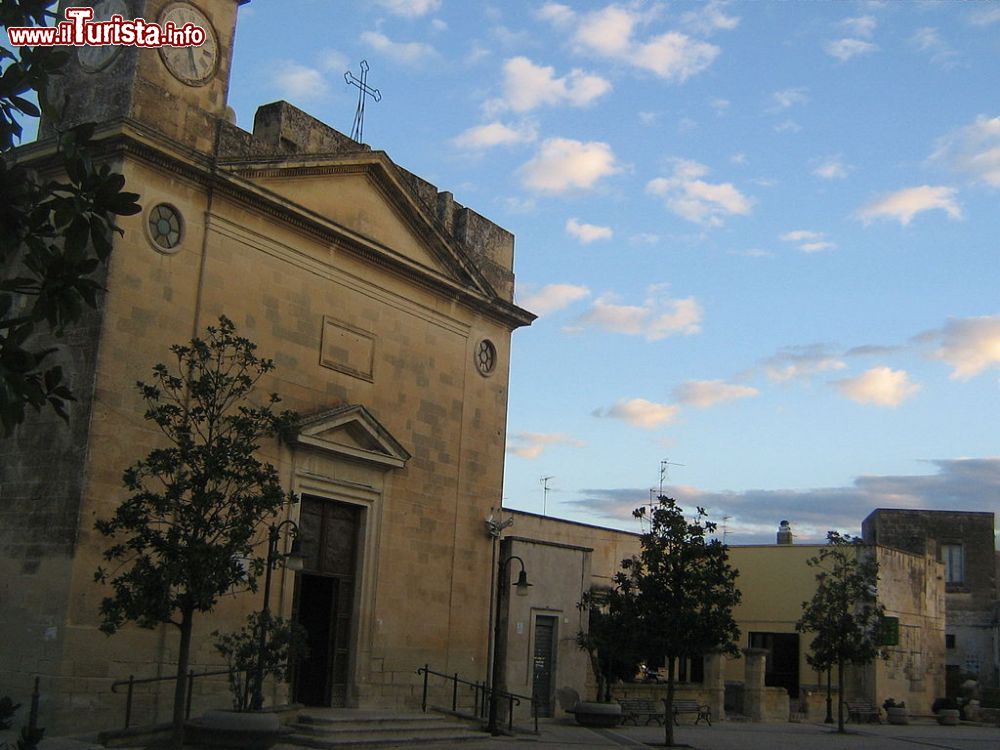 Immagine La Chiesa Madre di Merine e la piazza principale della cittadina del Salento in Puglia - © Lupiae - CC BY-SA 3.0, Wikipedia