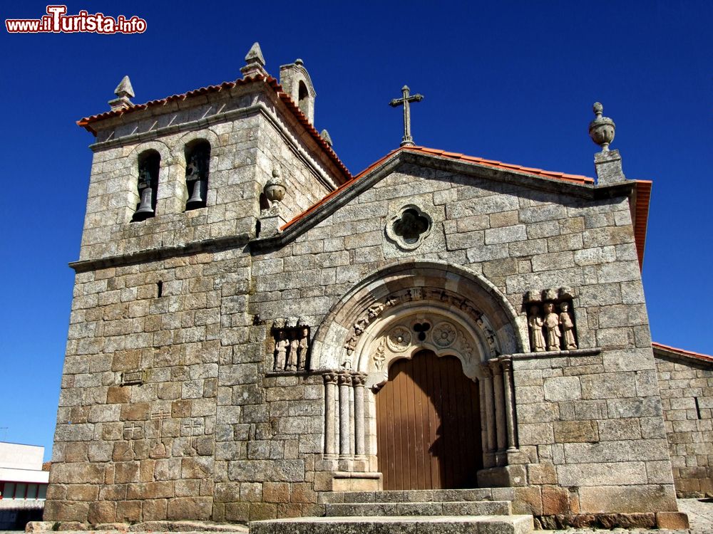 Immagine La chiesa romanica del borgo di Sernancelhe, Portogallo.