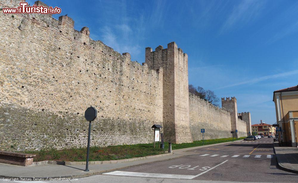 Immagine La cinta di mura di Marostica vicino al Castello Inferiore - © Matteo Ceruti / Shutterstock.com