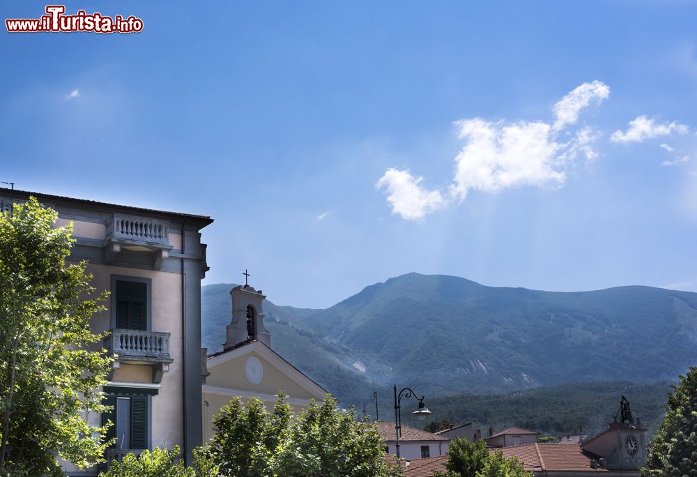 Immagine La città di Lagonegro in Basilicata, ai piedi del Monte Sirino