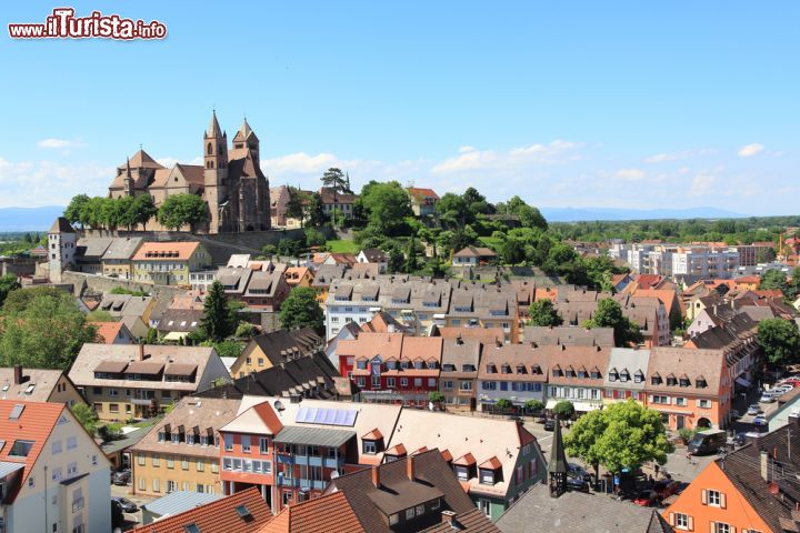 Immagine La città tedesca di Breisach sulle sponde del Reno: affacciata su questo fiume, è in bilico fra Germania e Francia - © 142226413 / Shutterstock.com