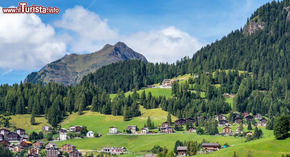 Immagine La cittadina di Selva di Cadore, provincia di Belluno, Veneto. Situata nell'alto Agordino, è una famosa stazione turistica estiva e invernale.