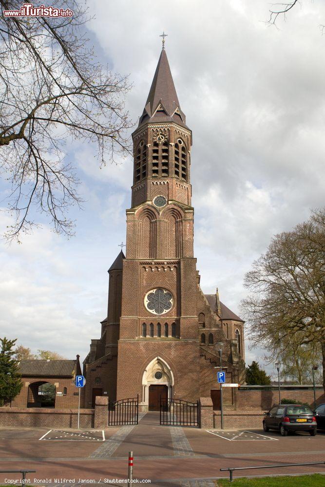 Immagine La gotica Clemens Church a Nuenen in Olanda - © Ronald Wilfred Jansen / Shutterstock.com