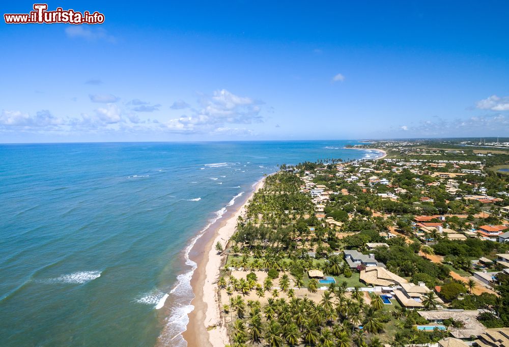 Immagine La costa a nord di Bahia, stato di Alagoas, Brasile. E' una delle principali località turistiche internazionali oltre che terra natale di importanti musicisti brasiliani.