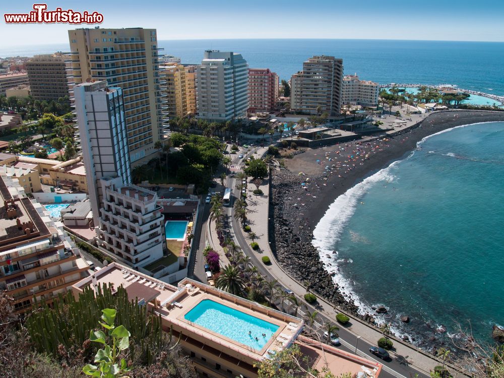Immagine La costa e la spiaggia di Puerto de la Cruz a Tenerife, isole Canarie