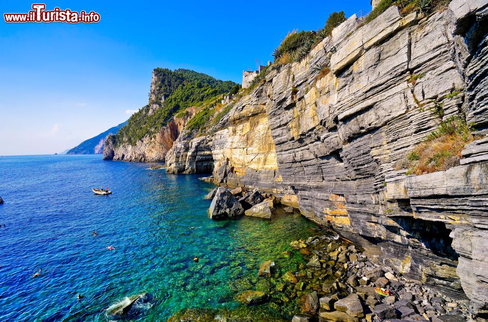 Immagine La costa frastagliata di Porto Venere, La Spezia, Liguria.