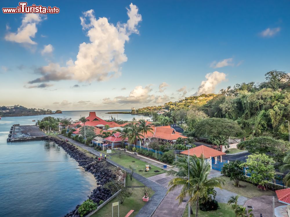 Immagine La costa pittoresca di Castries a Saint Lucia, Caraibi. Fondata dai francesi nel 1650, Castries prende il nome da Charles Eugène Gabriel de la Croix, marchese di Castries (in Francia).