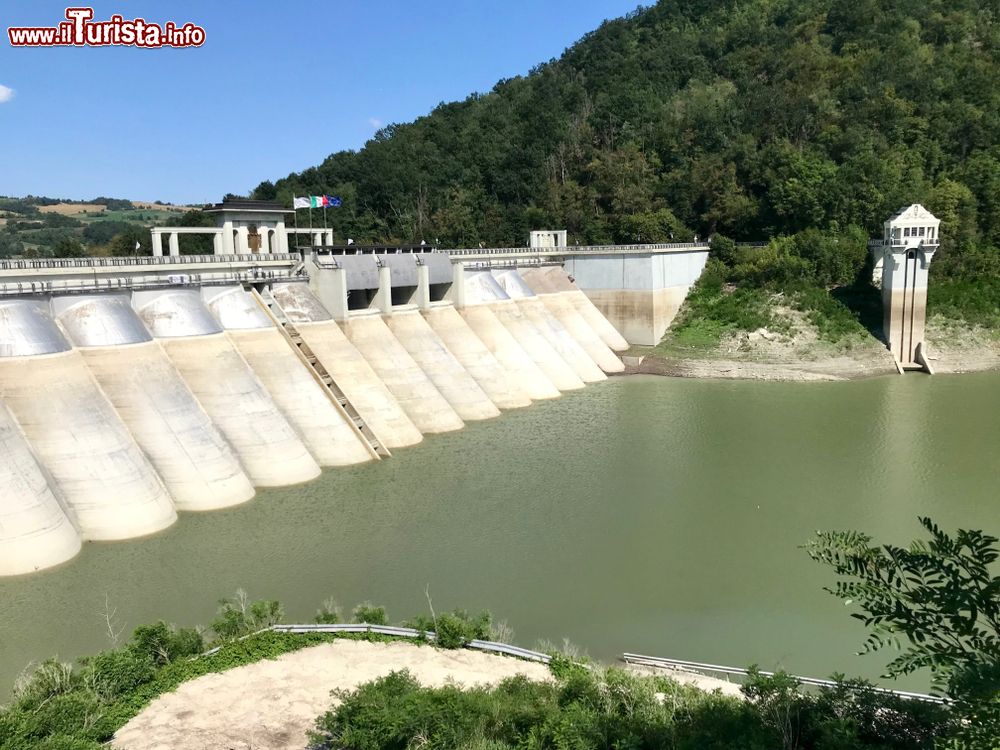 Immagine La Diga del Molato a Zavattarello in Lombardia