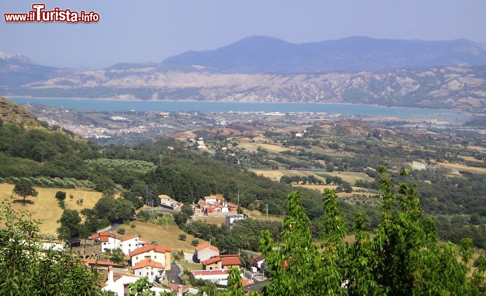 Senise (Basilicata): il lago di Monte Cotugno e cosa vedere nella città ...