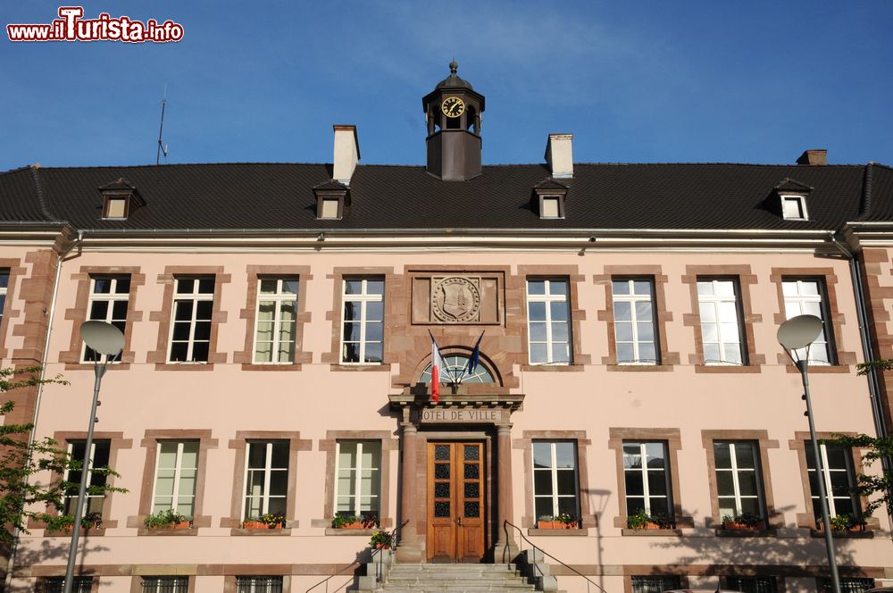 Immagine La facciata del Palazzo Municipale di Thann, Alsazia (Francia).