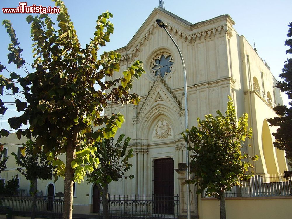 Immagine La facciata della Chiesa dei Padri Passionisti di Novoli - CC BY-SA 3.0, Wikipedia