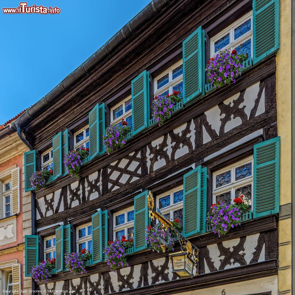 Immagine La facciata della storica fabbrica di birra Schlenkerla a Bamberga, Germania. E' famosa per la celebre birra affumicata Aecht Schlenkerla  - © Igor Grochev / Shutterstock.com