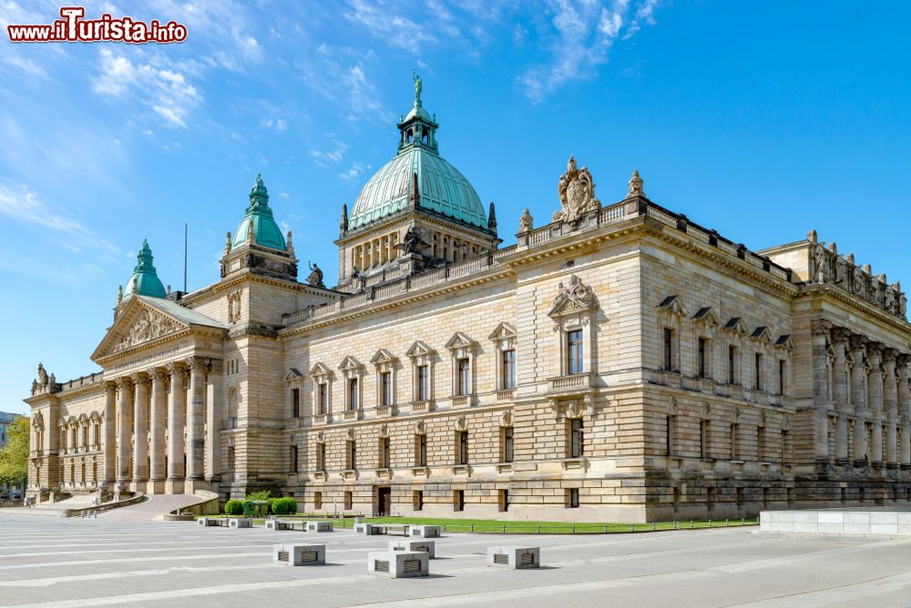 Immagine La Federal Administrative Court di Lipsia, Germania. La costruzione dell'edificio risale al 1895.