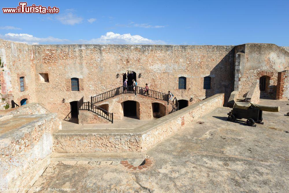 Immagine La fortezza del Morro all'ingresso della baia di Santiago de Cuba fu costruita nel XVII secolo - © Stefano Ember / Shutterstock.com