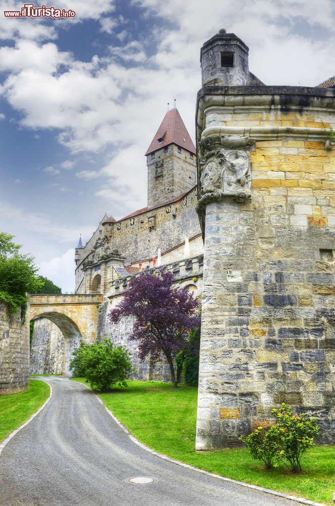 Immagine La fortezza di Coburgo, Germania. Veste Coburg è una delle fortificazioni più grandi e meglio conservate della Germania: situata in cima alla collina domina la città. La sua costruzione venne iniziata nel 1225 per concludersi solo nel XX° secolo; fra gli ospiti illustri ci fu anche Martin Lutero nel 1530.