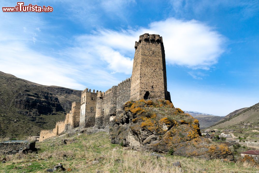 Immagine La fortezza Khertvisi in Georgia, sulla strada per Vardzia.