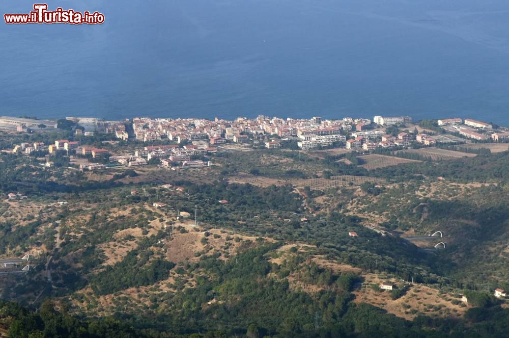 Immagine La frazione di Finale sulla costa, comune di Pollina in Sicilia