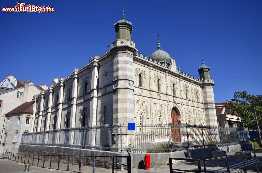 Immagine La grande sinagoga di Besancon in Quai de Strasbourg (Francia).