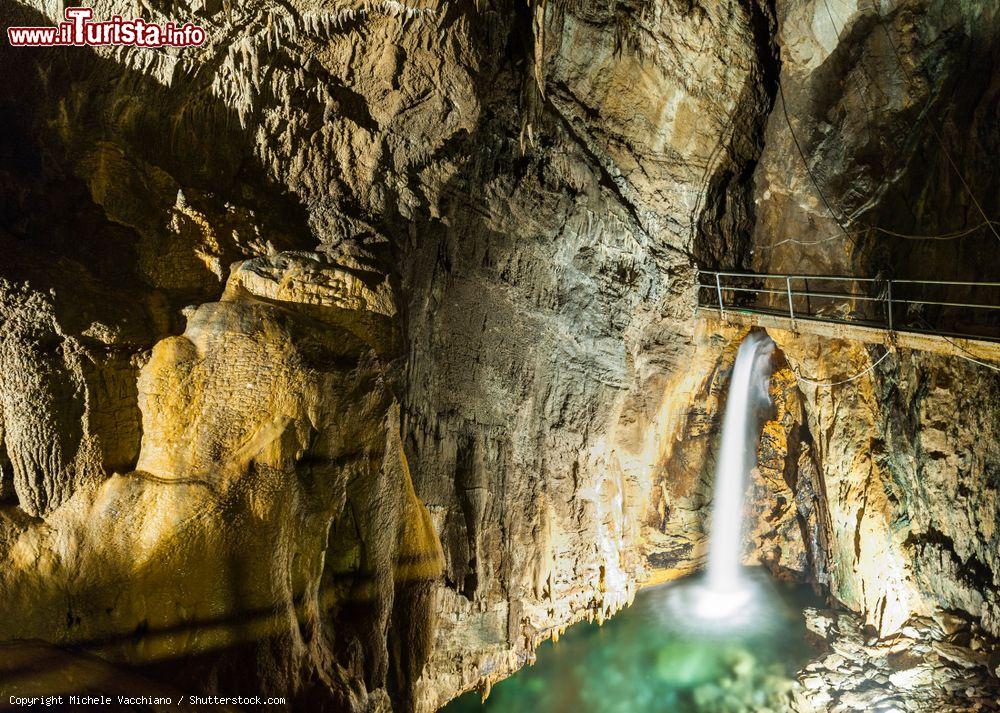 Immagine La grotta di Bossea a Frabosa Soprana in Piemonte - © Michele Vacchiano / Shutterstock.com