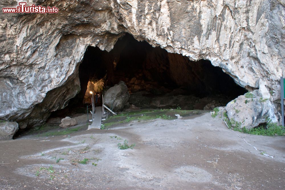 Immagine La grotta di San Teodoro ad Acquedolci in Sicilia