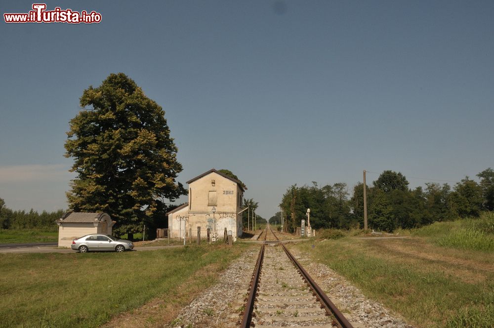 Immagine La linea ferroviaria abbandonata che collegava Mortara con Asti