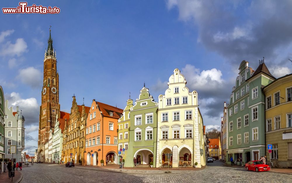 Immagine La maestosa collegiata di San Martino a Landshut, Germania. Qui si unirono in matrimonio il duca Giorgio detto il Ricco di Baviera e la principessa Edvige di Polonia.