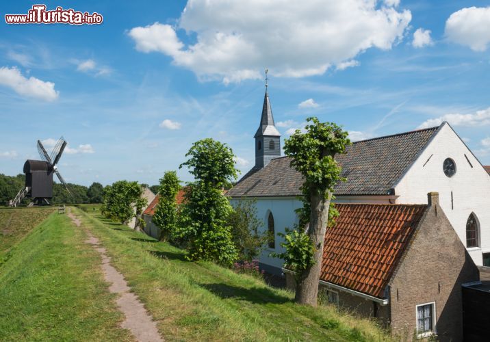 Immagine La visita al borgo di Bourtange, nella provincia di Groningen - © Daan Kloeg / Shutterstock.com