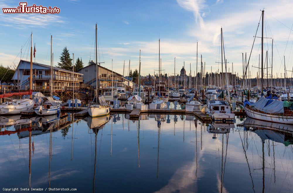 Immagine La marina di Olympia, Washington, Stati Uniti. La passeggiata lungomare è una delle principali attrazioni turistiche offerte dalla città - © Sveta Imnadze / Shutterstock.com