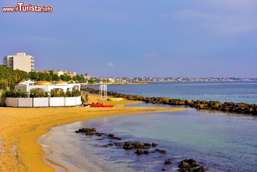 La Marina E La Spiaggia Di Mazara Del Vallo In Foto Mazara Del Vallo