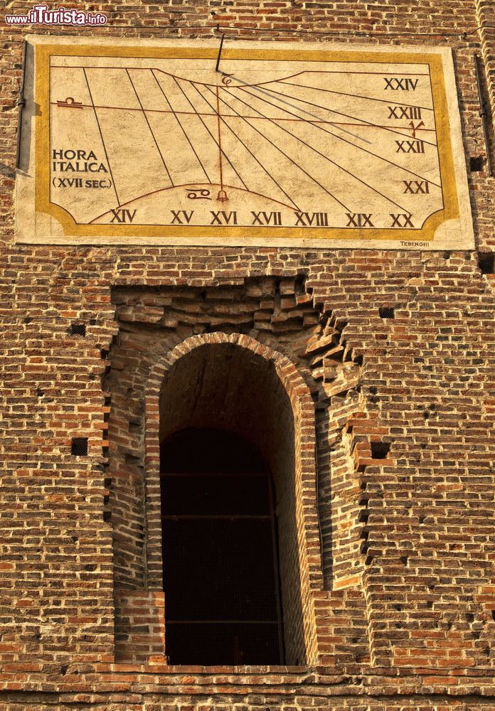 Immagine La meridiana dul campanile del Duomo di Chivasso in Piemonte