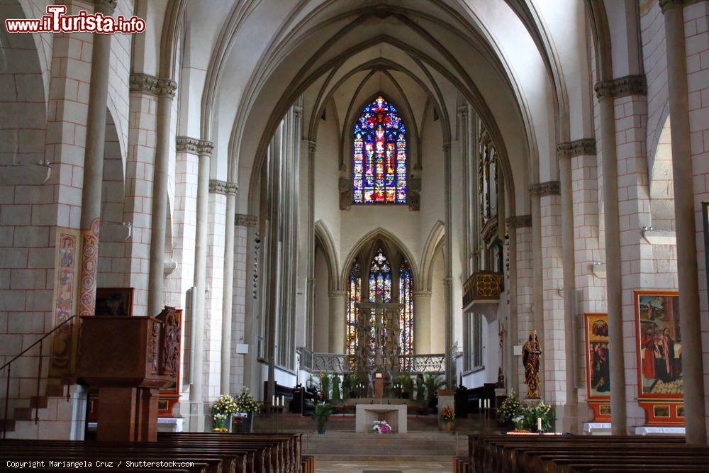 Immagine La navata centrale della cattedrale di Augusta, Germania - © Mariangela Cruz / Shutterstock.com